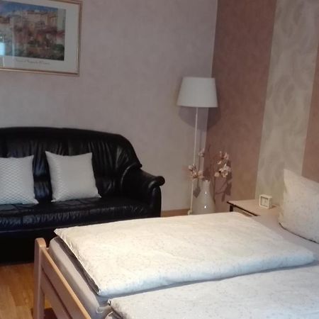 Ferienwohnung Schmitz Anschau エクステリア 写真