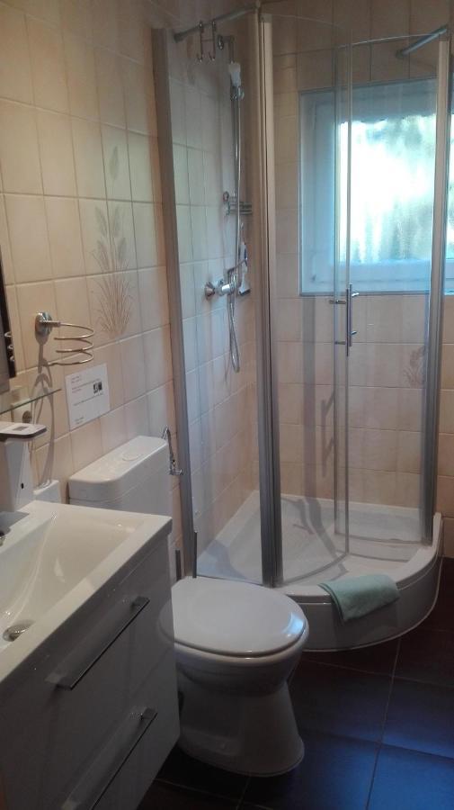 Ferienwohnung Schmitz Anschau エクステリア 写真