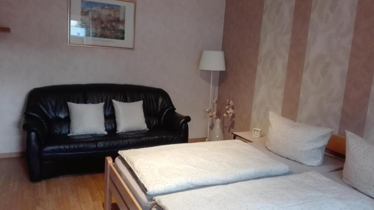 Ferienwohnung Schmitz Anschau エクステリア 写真