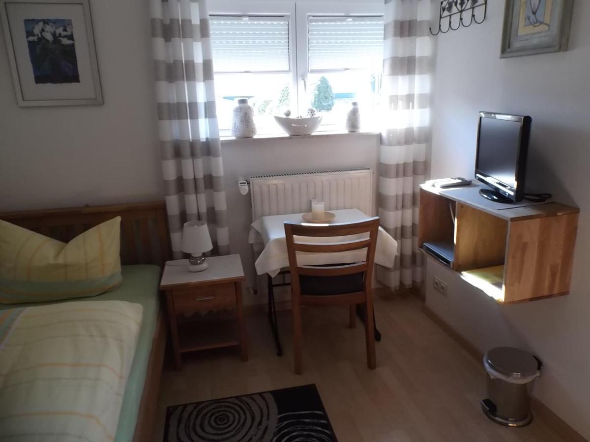 Ferienwohnung Schmitz Anschau エクステリア 写真