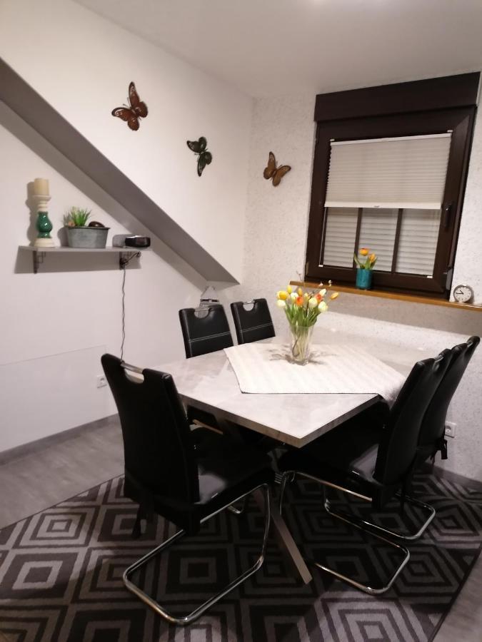 Ferienwohnung Schmitz Anschau エクステリア 写真